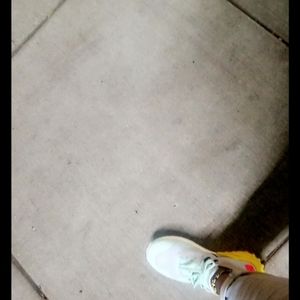 Meet your Posher, Mztoi